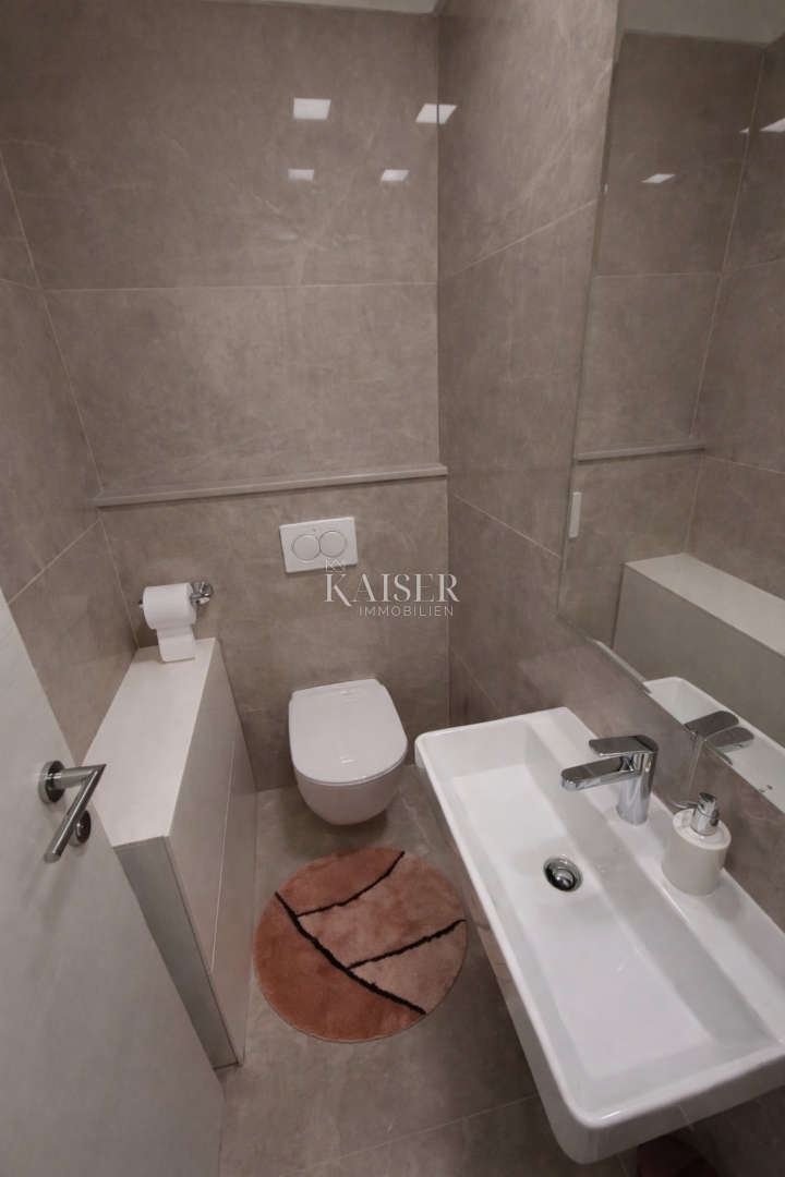 Zadar–Borik | Moderno trisobno stanovanje z dvema balkonoma in pogledom na morje