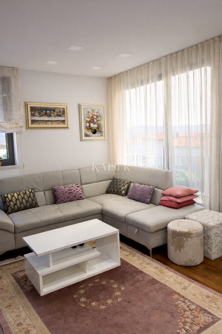 Zadar–Borik | Moderno trisobno stanovanje z dvema balkonoma in pogledom na morje