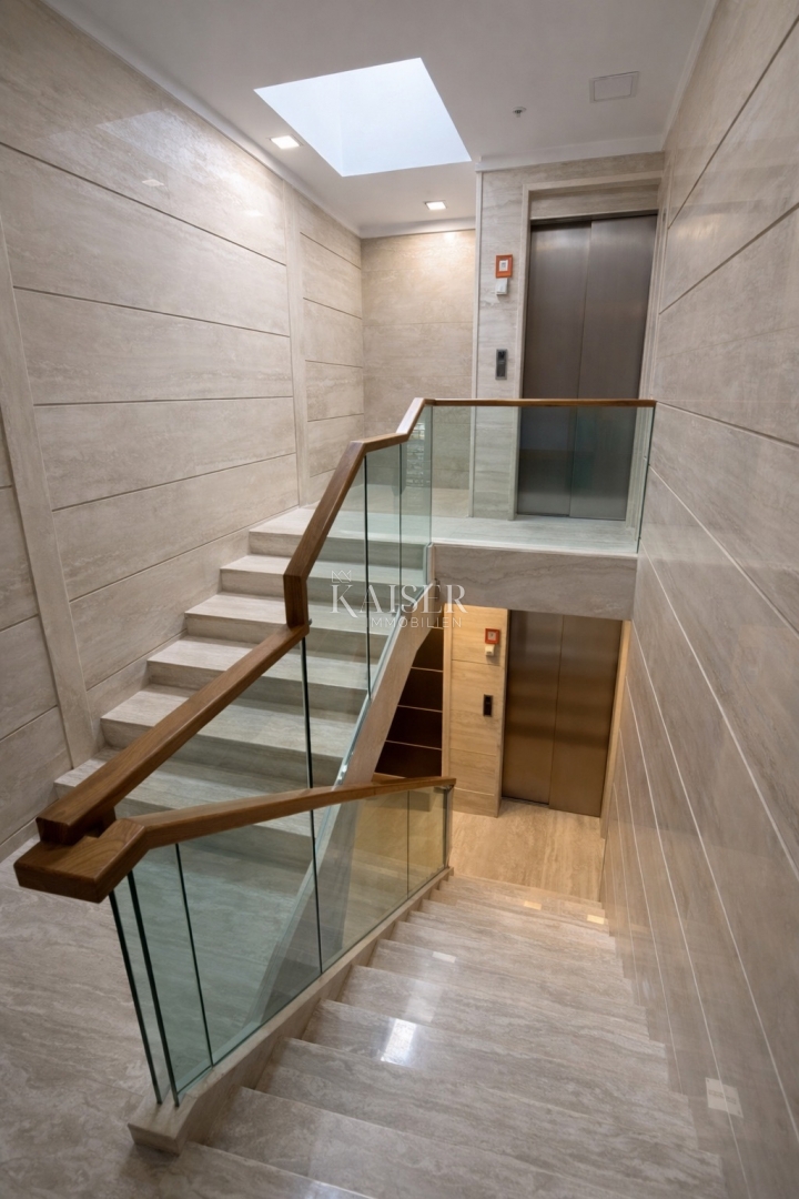 Zadar–Borik | Moderno trisobno stanovanje z dvema balkonoma in pogledom na morje