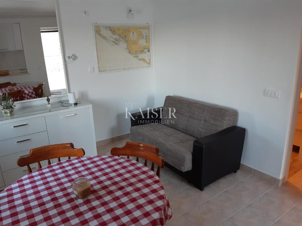 Šibenik - hiša prva vrsta do morja