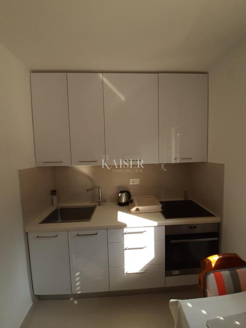 Šibenik - hiša prva vrsta do morja