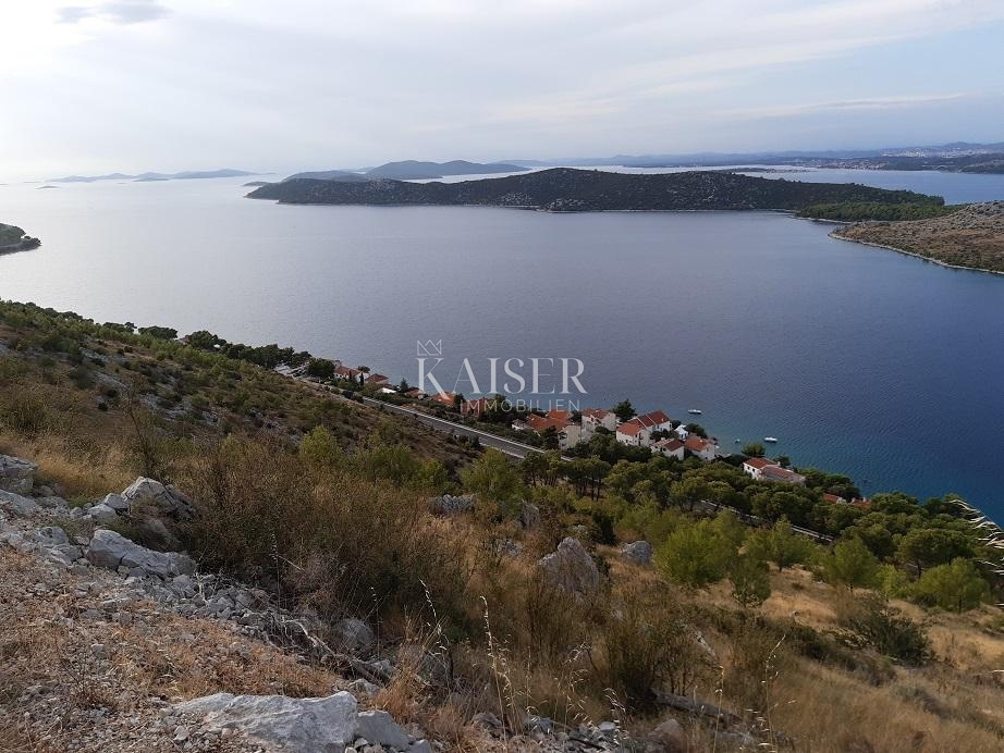 Šibenik - hiša prva vrsta do morja