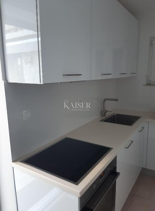 Šibenik - hiša prva vrsta do morja