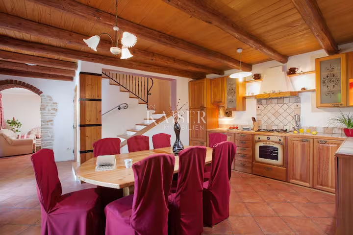 Istra, Marčana - Očarljiva hiša 180m2 na mirni lokaciji