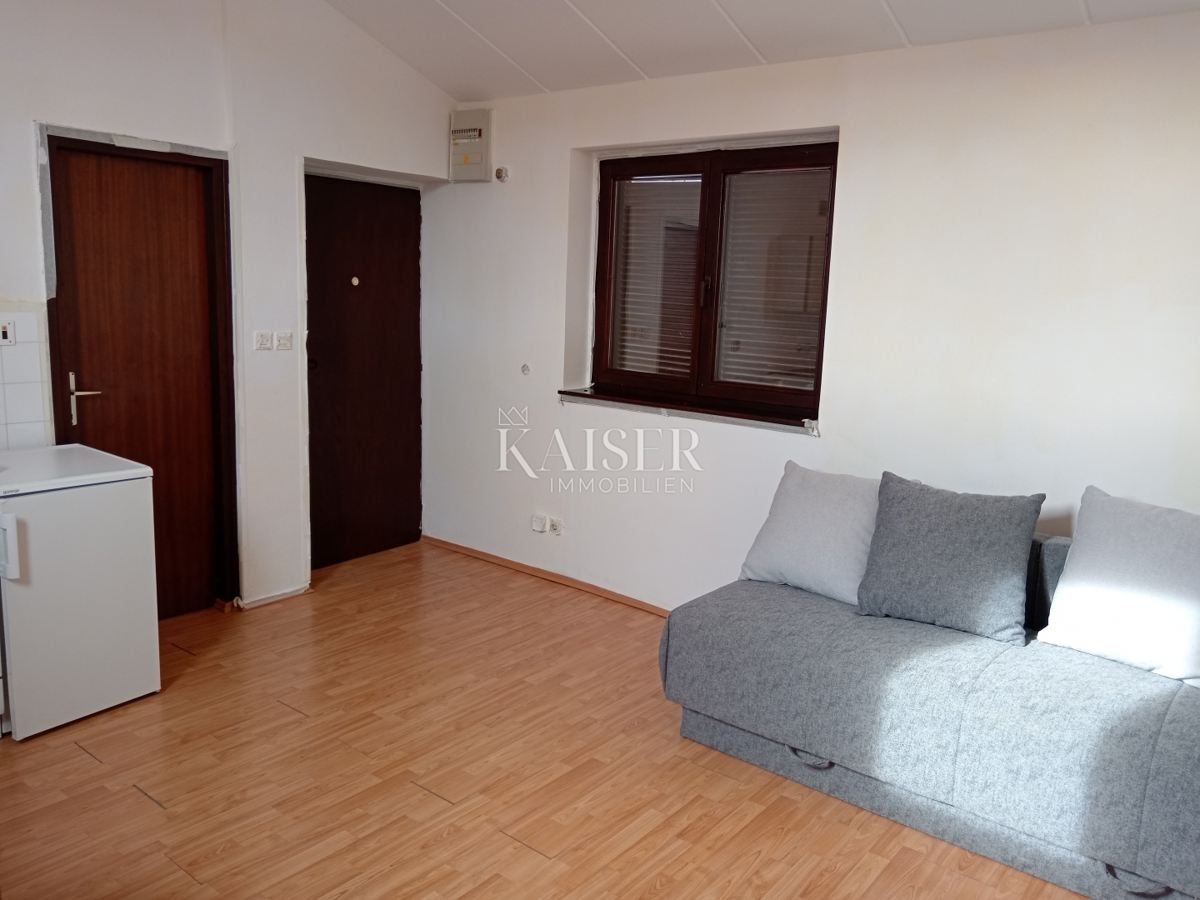 Barbariga, garsonjera v 1. nadstropju