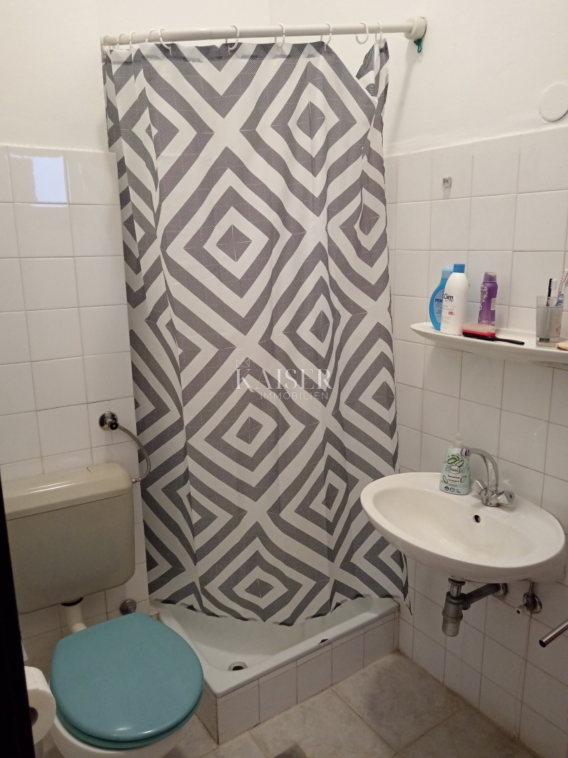 Barbariga, garsonjera v 1. nadstropju