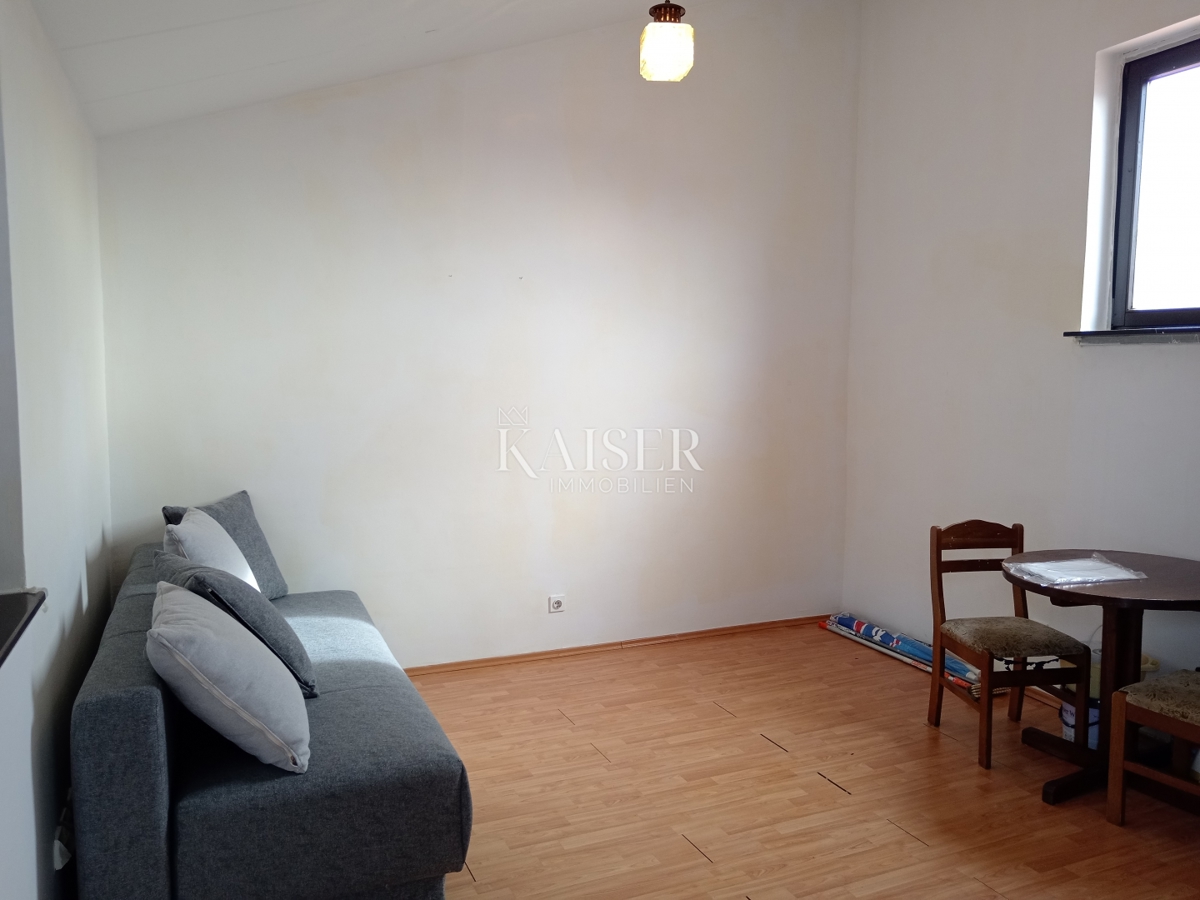 Barbariga, garsonjera v 1. nadstropju