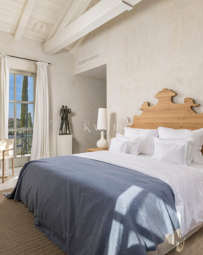 MOTOVUN, ISTRA, NAJPRESTIŽNEJŠA LUKSUZNA VILA V ISTRI