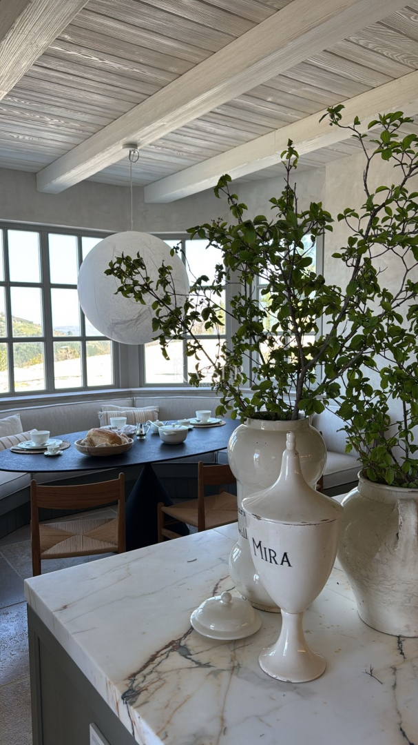 MOTOVUN, ISTRA, NAJPRESTIŽNEJŠA LUKSUZNA VILA V ISTRI