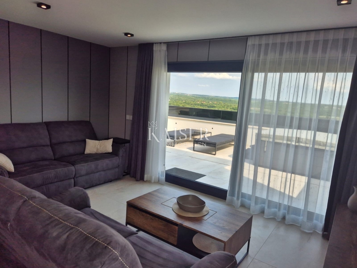 Istra - Poreč, luksuzno stanovanje s pogledom na morje in dvigalom