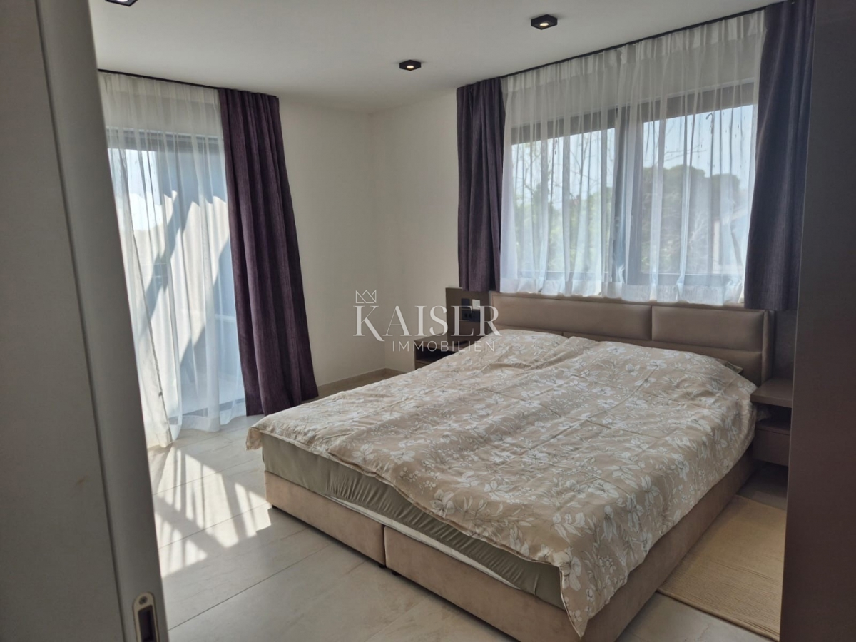 Istra - Poreč, luksuzno stanovanje s pogledom na morje in dvigalom