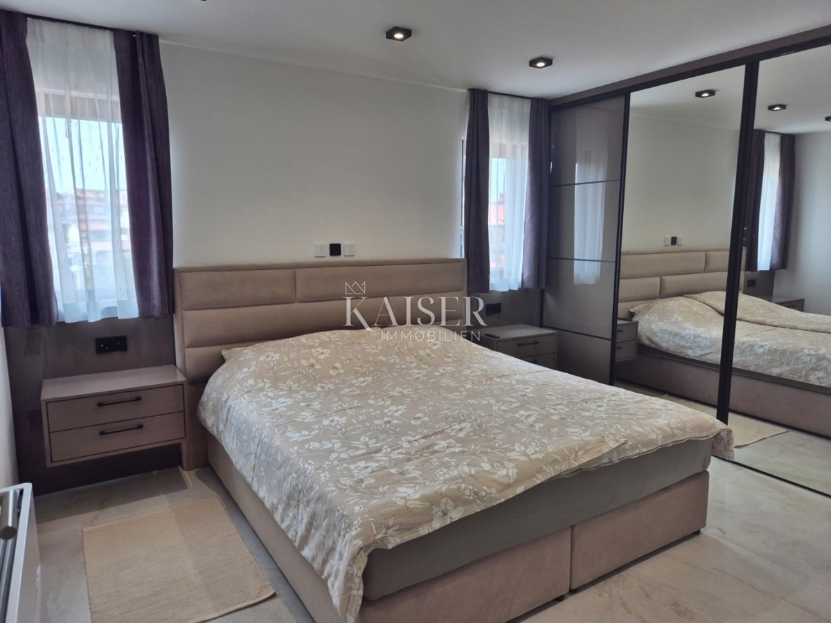 Istra - Poreč, luksuzno stanovanje s pogledom na morje in dvigalom