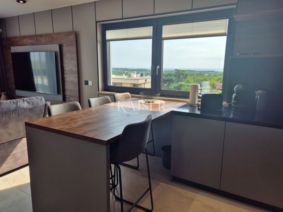 Istra - Poreč, luksuzno stanovanje s pogledom na morje in dvigalom