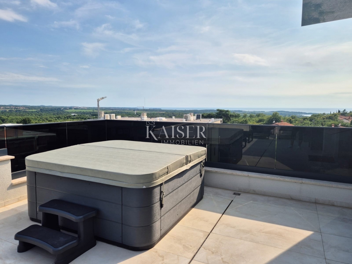 Istra - Poreč, luksuzno stanovanje s pogledom na morje in dvigalom