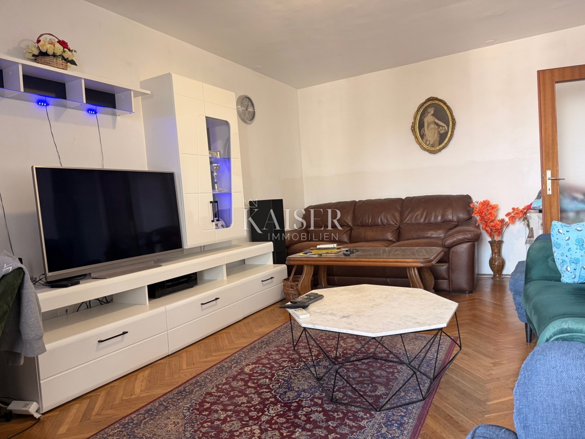 Rijeka, Kozala - Apartma z 2 spalnicama + dnevno sobo s pogledom na morje