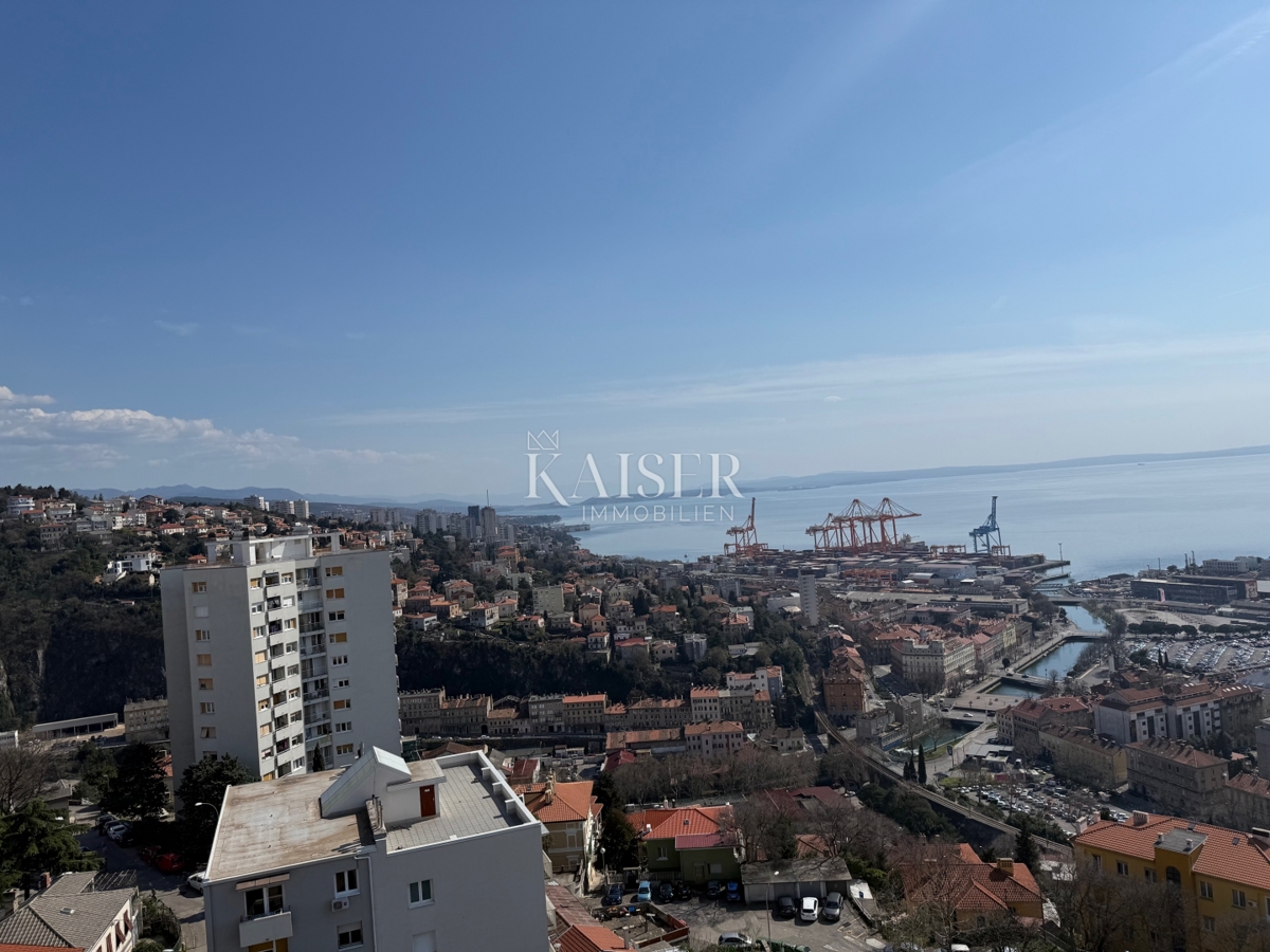 Rijeka, Kozala - Apartma z 2 spalnicama + dnevno sobo s pogledom na morje