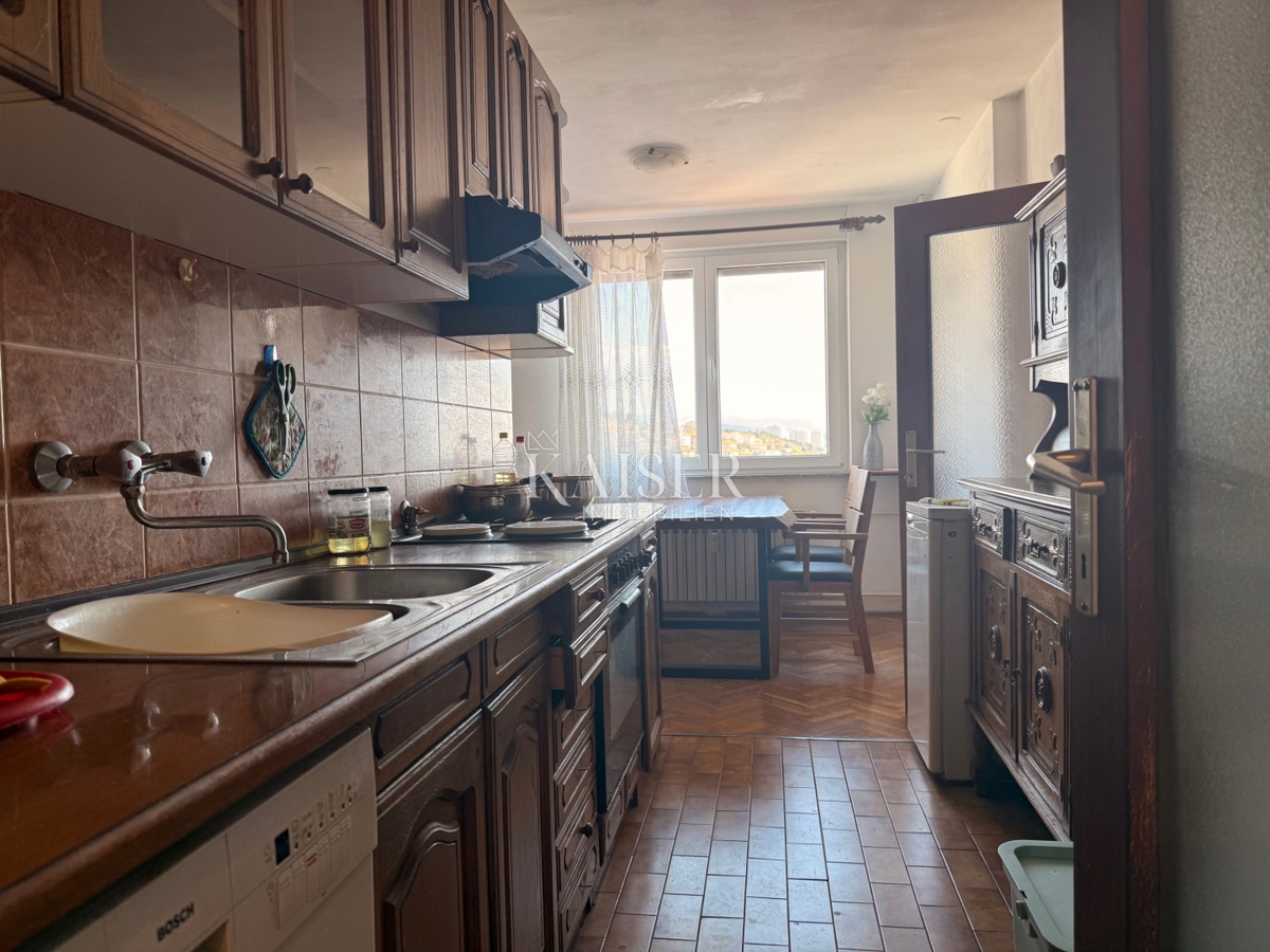 Rijeka, Kozala - Apartma z 2 spalnicama + dnevno sobo s pogledom na morje