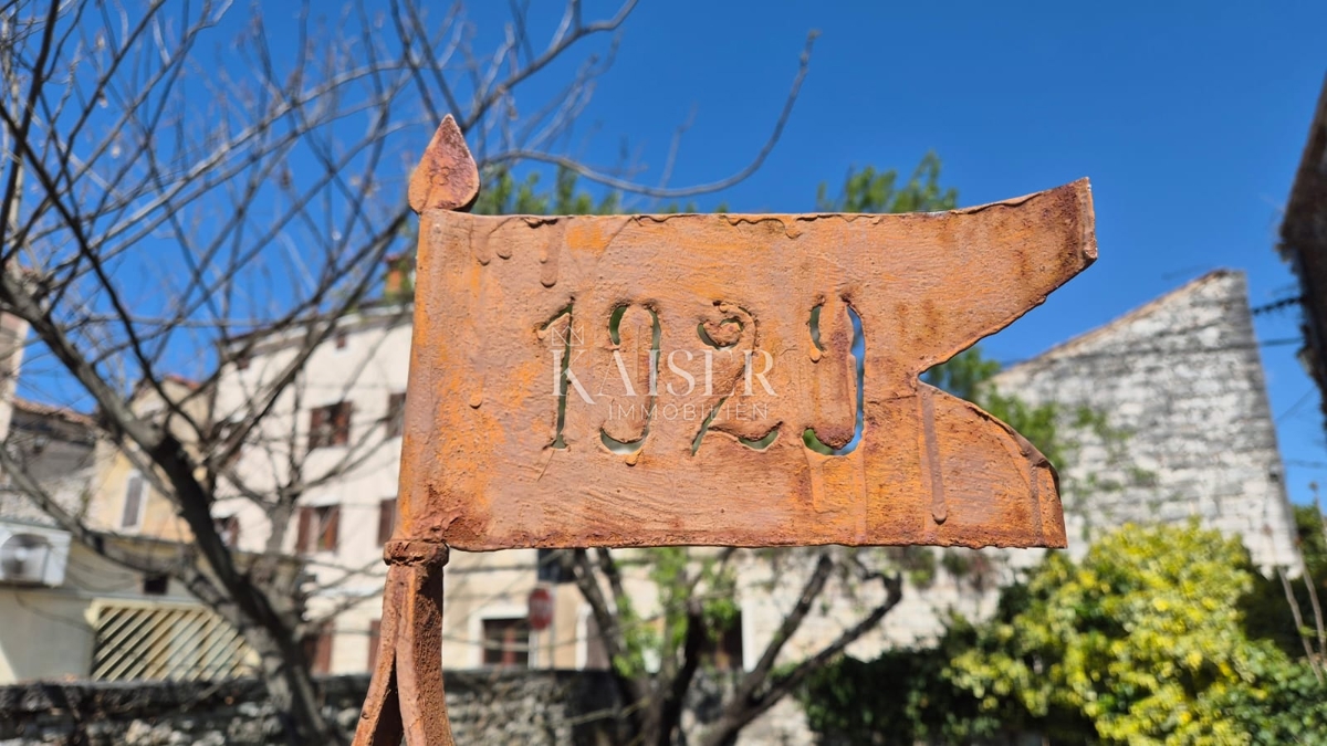 Istra - Lovreč, privlačna kamnita hiša s pogledom na morje