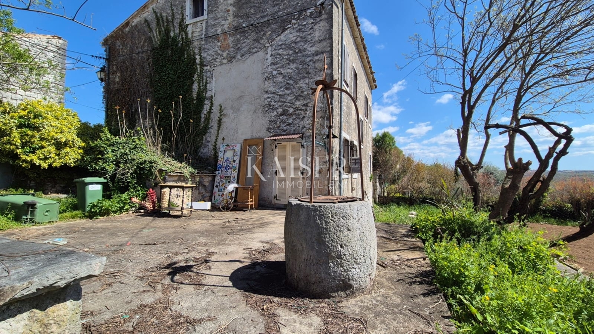 Istra - Lovreč, privlačna kamnita hiša s pogledom na morje