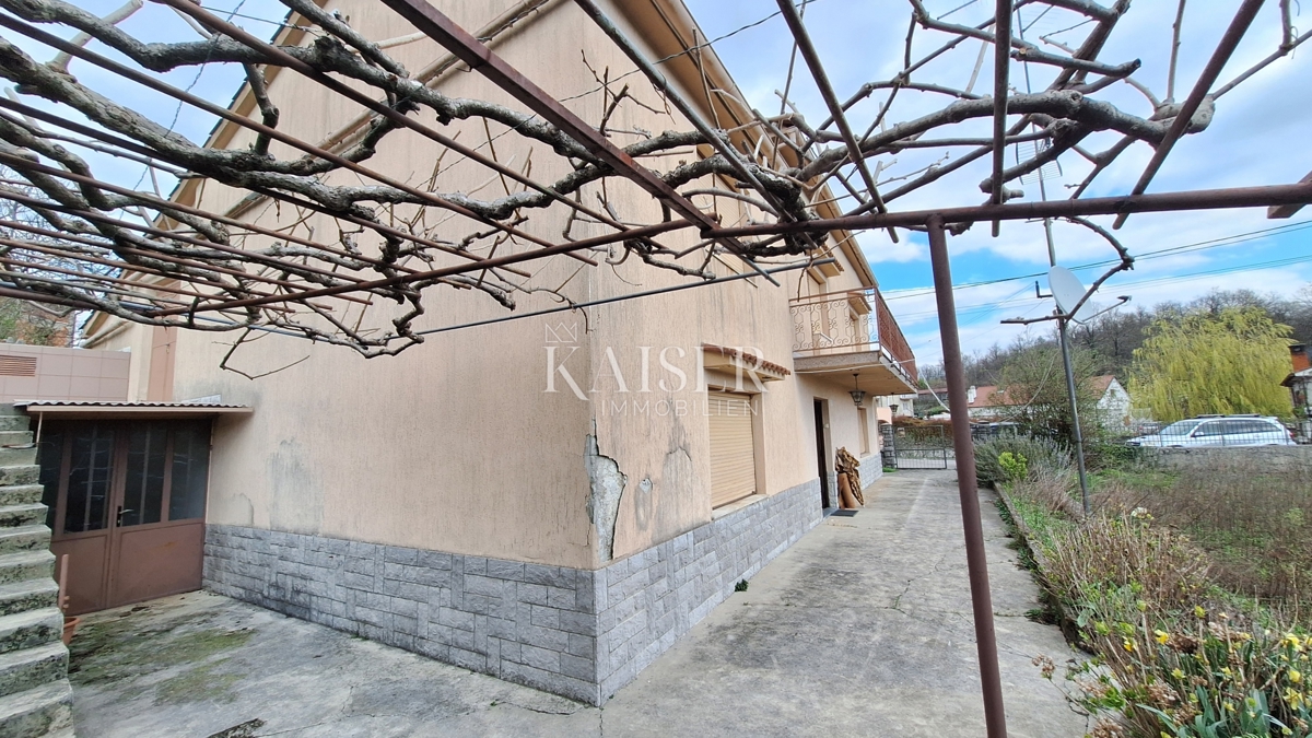 Opatija, Jušići, starinska hiša z veliko parcelo