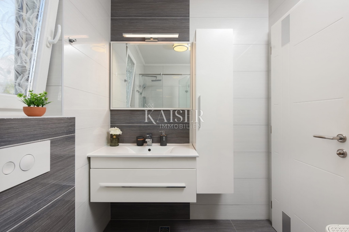 Zadar - Ekskluzivno stanovanje 130 m² s panoramskim pogledom na morje, 150 m od plaže