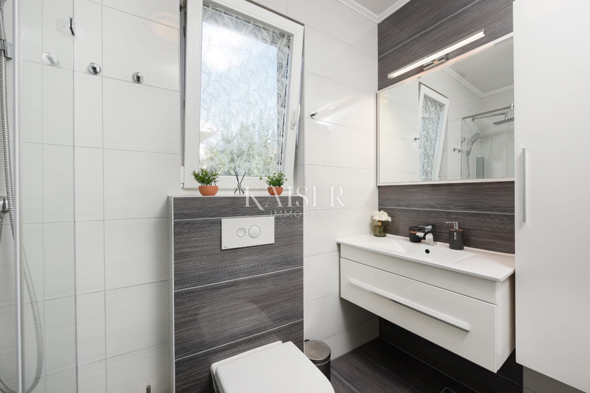 Zadar - Ekskluzivno stanovanje 130 m² s panoramskim pogledom na morje, 150 m od plaže