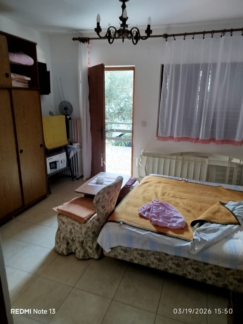 Murter, Betina - samostojna hiša 350m od morja