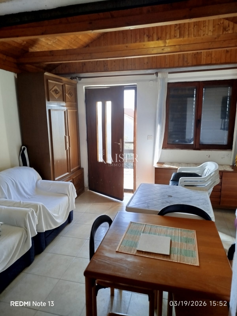 Murter, Betina - samostojna hiša 350m od morja