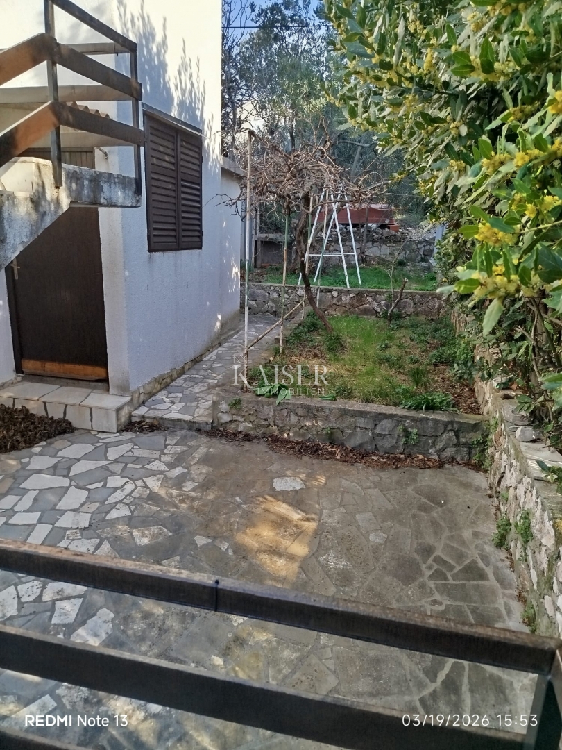 Murter, Betina - samostojna hiša 350m od morja