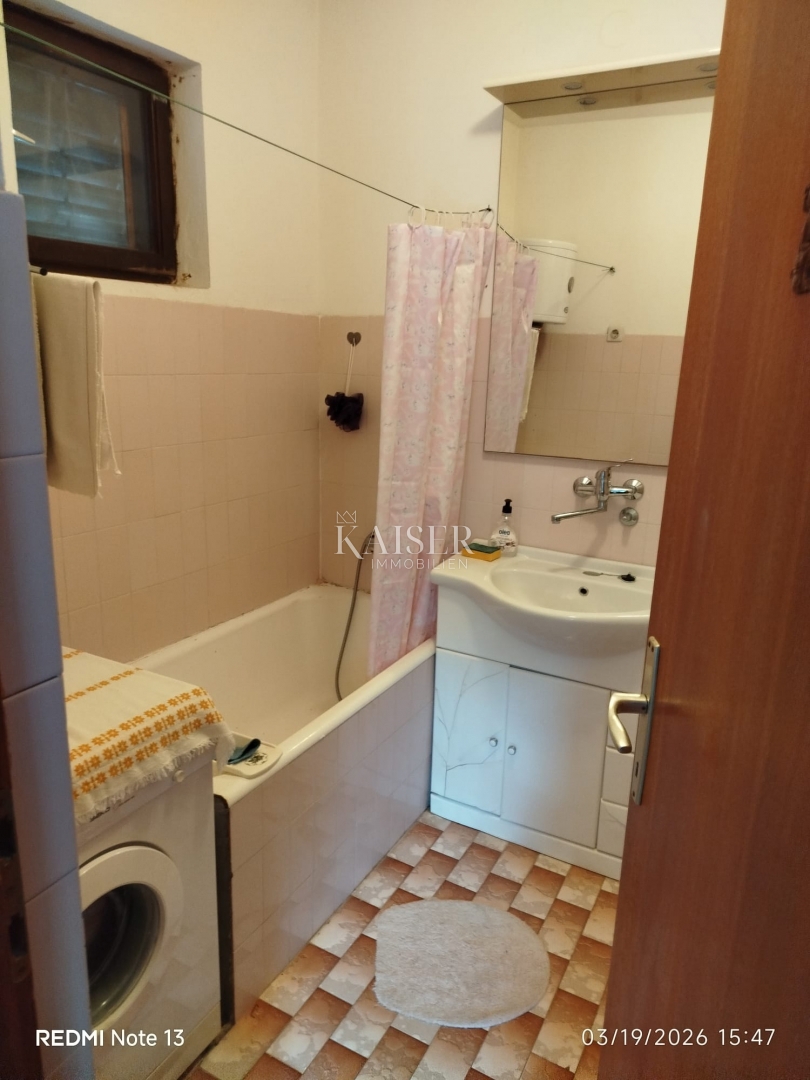 Murter, Betina - samostojna hiša 350m od morja