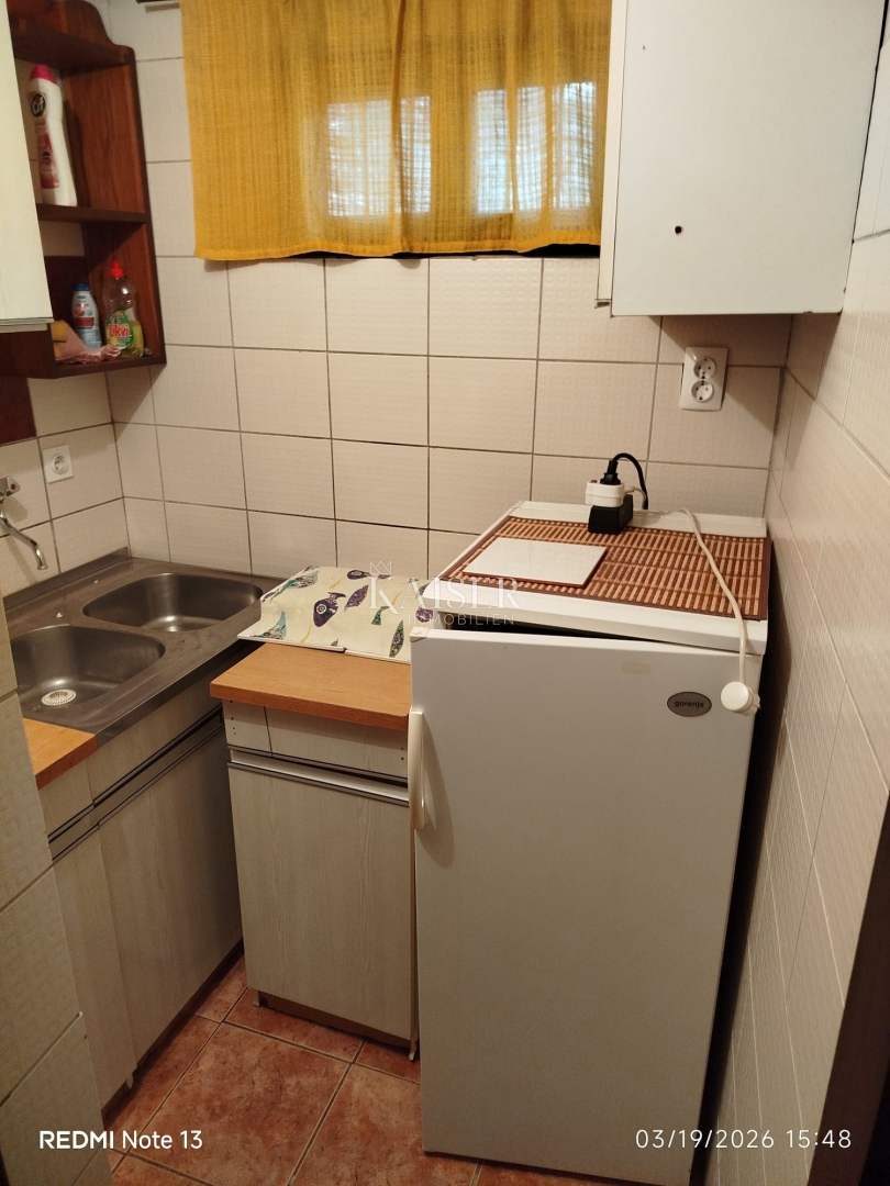 Murter, Betina - samostojna hiša 350m od morja