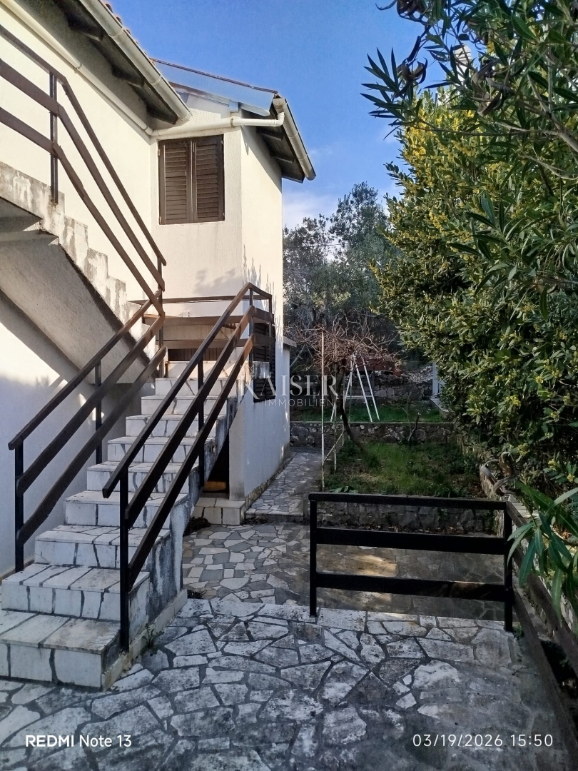 Murter, Betina - samostojna hiša 350m od morja