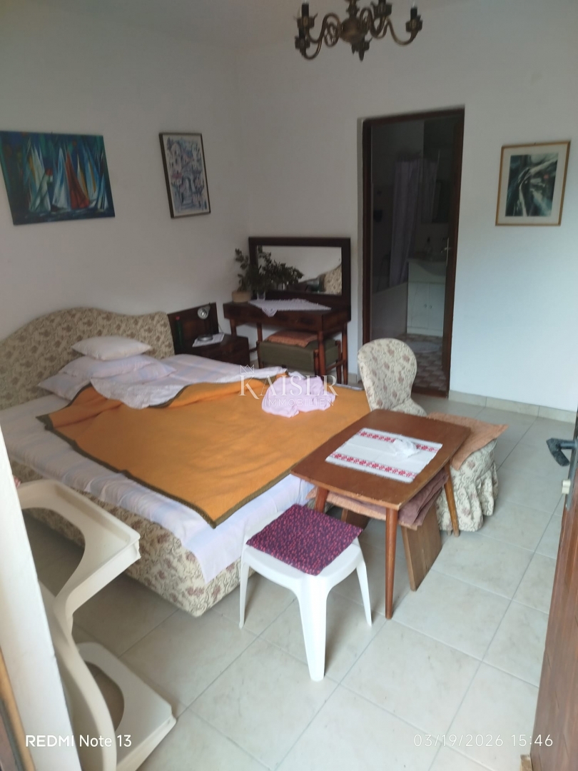 Murter, Betina - samostojna hiša 350m od morja