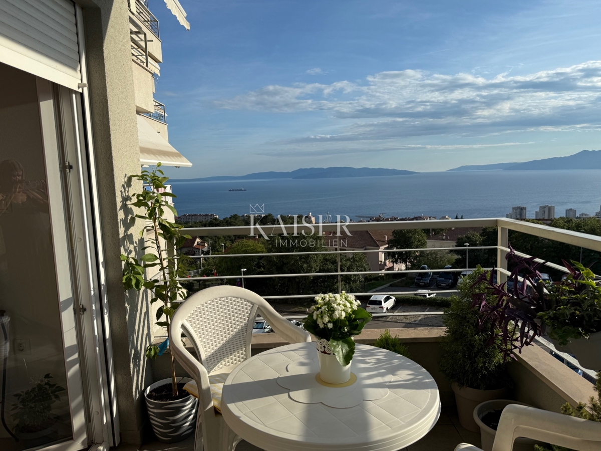 Rijeka, Hosti - čudovito 2 sobno stanovanje s pogledom na morje