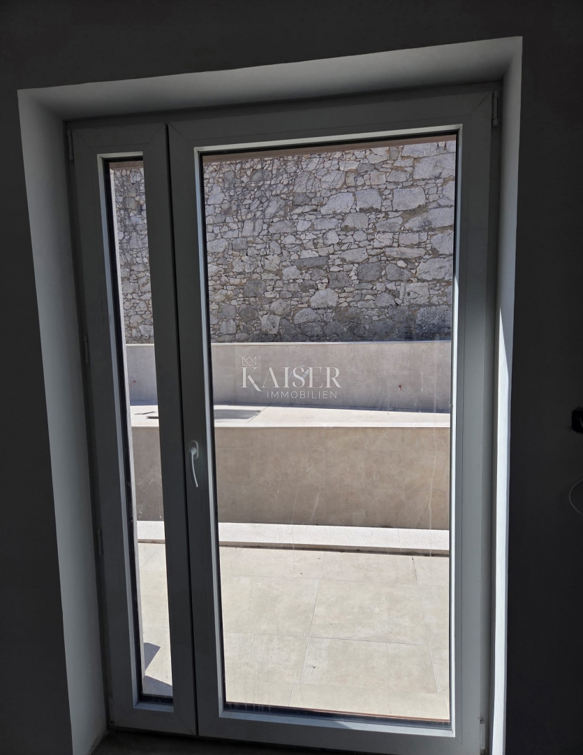 Otok Krk, Dobrinj - ekskluzivna vila z bazenom, 210m2