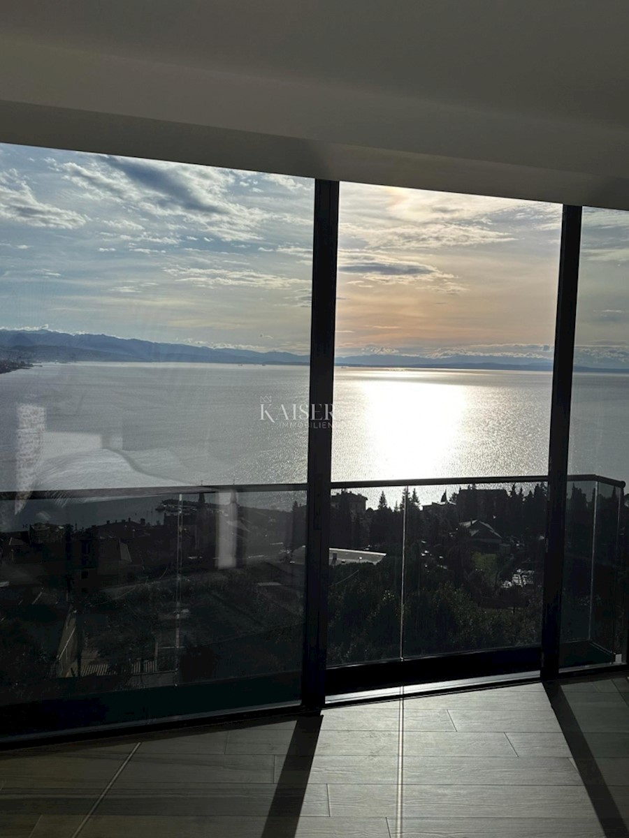 Opatija - Luksuzni dvonadstropni penthouse 264 m2 s pogledom na morje