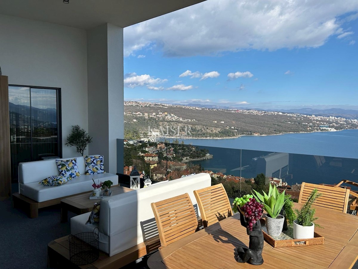 Opatija - Luksuzni dvonadstropni penthouse 264 m2 s pogledom na morje