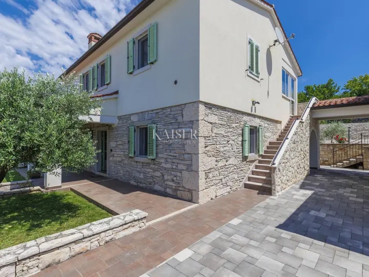 Labin - rustikalna vila s pogledom na morje, 260 m2