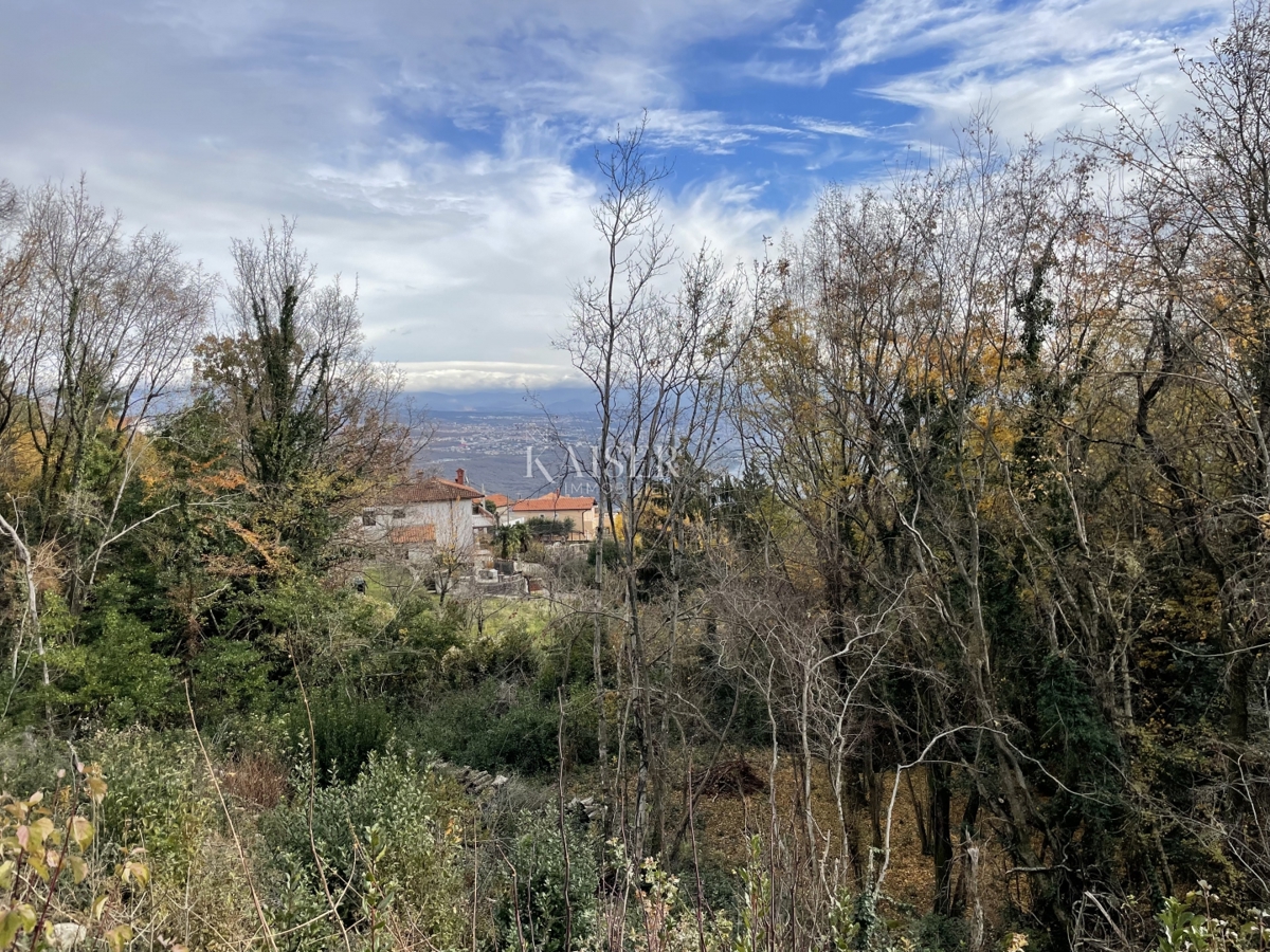  Zazidljivo zemljišče Bregi, Matulji, 1.230m2