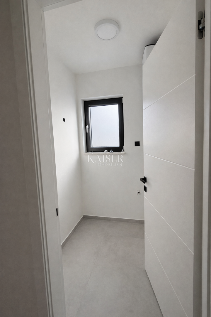 Privlaka novogradnja, apartma 200m od morja