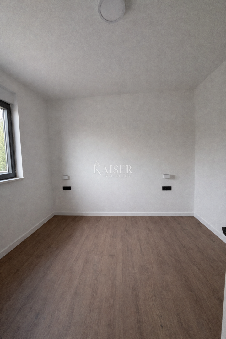 Privlaka novogradnja, apartma 200m od morja