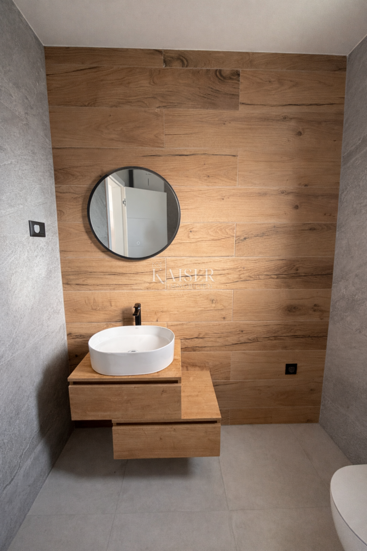 Zadar, Privlaka novogradnja, apartma 200m od morja