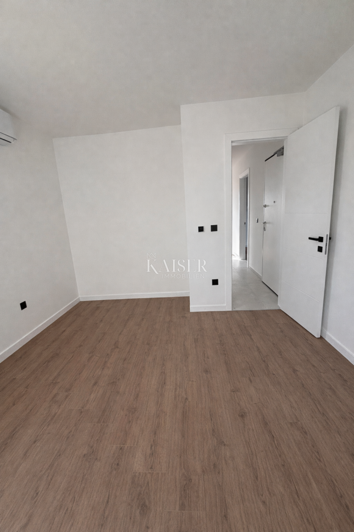 Zadar, Privlaka novogradnja, apartma 200m od morja