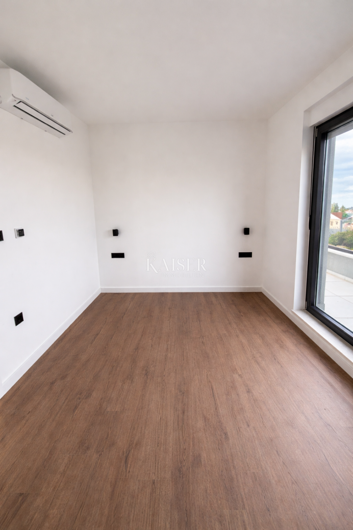 Zadar, Privlaka novogradnja, apartma 200m od morja