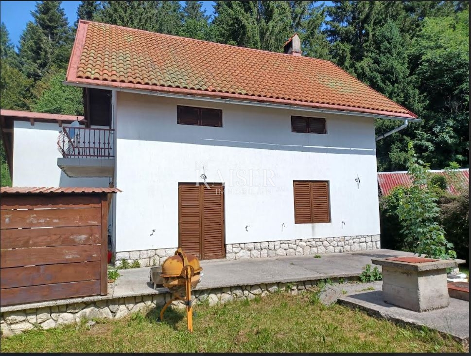 Gorši kotar, Mrkopalj - 190 m2 velika hiša v naravi