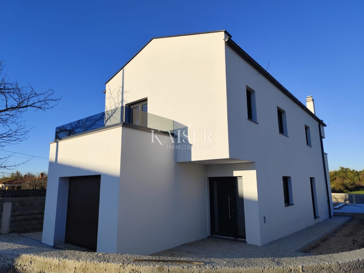 Istra, Svetvinčenat - hiša z bazenom