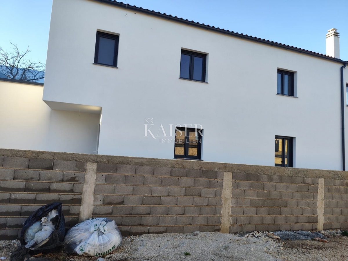 Istra, Svetvinčenat - hiša z bazenom