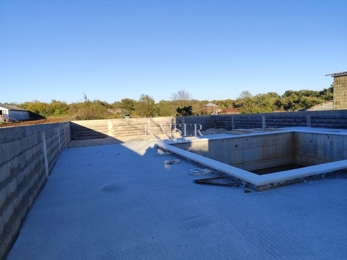 Istra, Svetvinčenat - hiša z bazenom