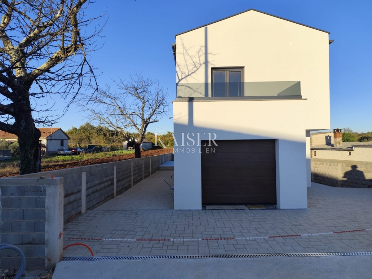 Istra, Svetvinčenat - hiša z bazenom