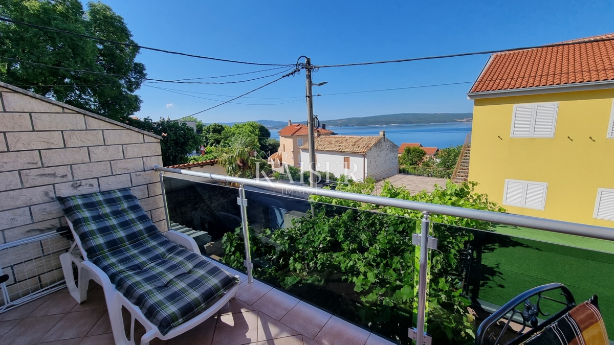 Crikvenica, Dramalj - hiša z dvema apartmajema in vrtom